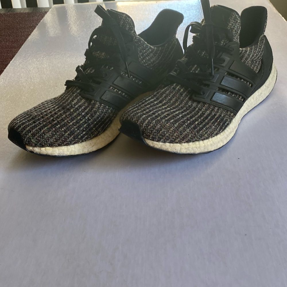 ADIDAS UltraBoost Men’s Sneakers Size 10
